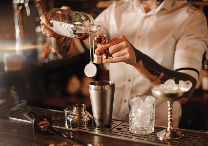 Njoftime Pune per Kamarier, Banakier ne Tirane