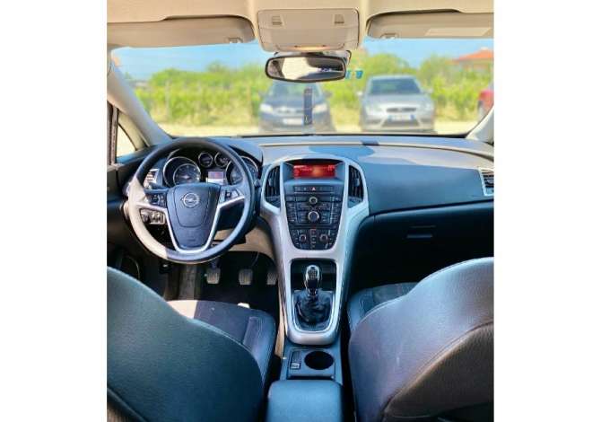 Jepet makina me qera duke filluar nga 33 euro dita 