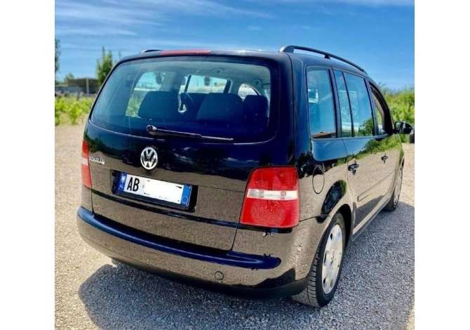 Jepet Volkswagen Turan 6+1 Me Qera.