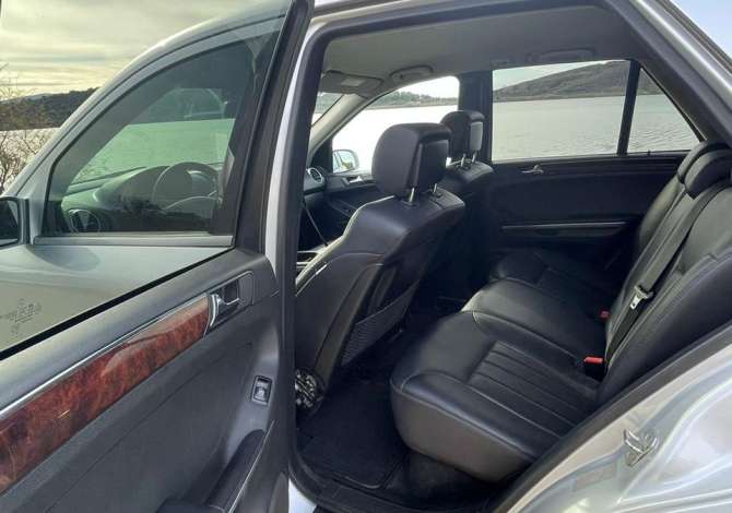 Jepet makina me qera duke filluar nga 50 euro dita.