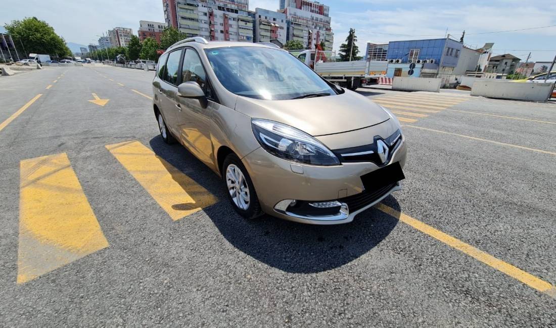  Jepet me qera Renault Megane  duke filluar nga 45 euro/dita 