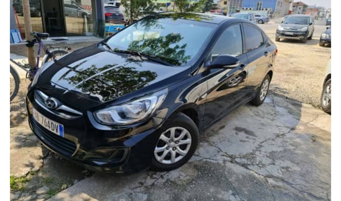 Jepet me qera makina Hyundai duke filluar nga 30 Euro/Dita 