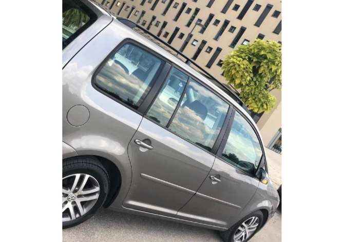 Jepet Volkswagen Touran me qera duke filluar nga 40 euro dita.