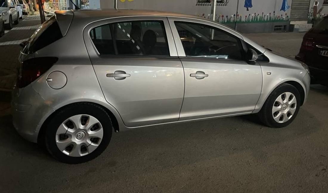 Jepet makina me qera Opel duke filluar nga 30 euro/dita 