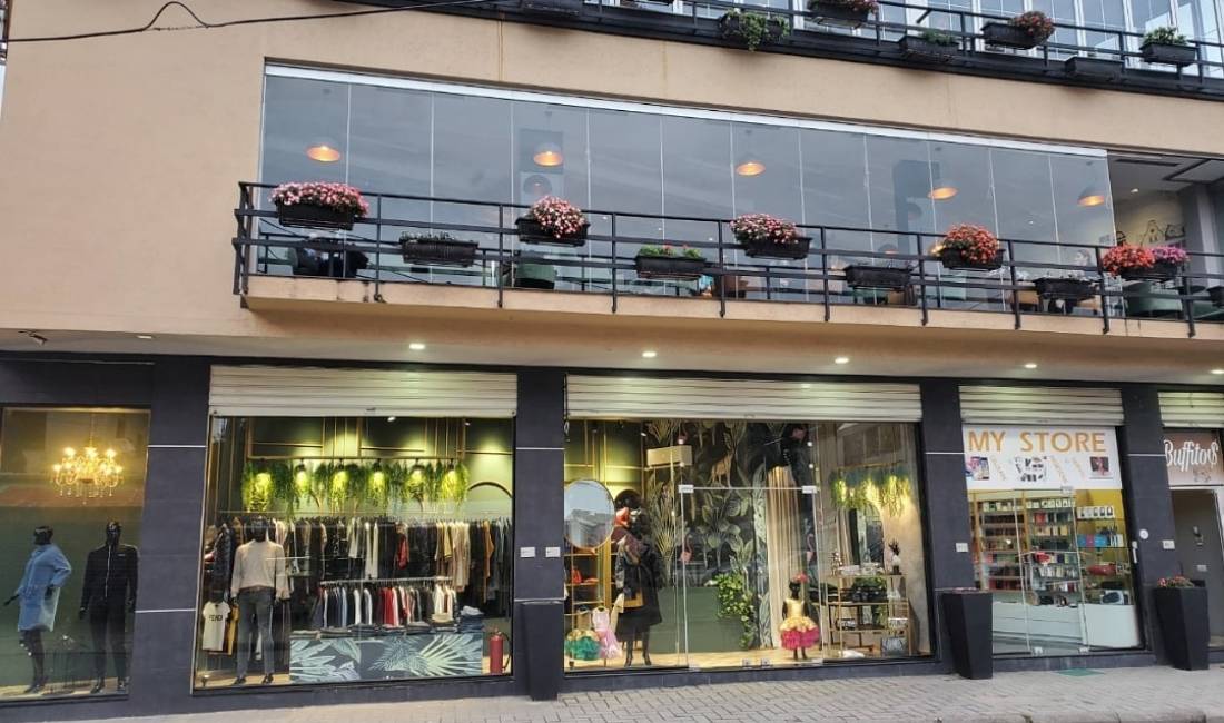 Offerte di lavoro a Tirana, Profession Kamarier, Banakier  , , Pagamento Trattabile.