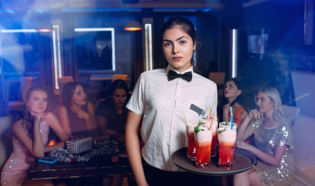 Offerte di lavoro a Tirana, Profession Kamariere , Nessuna esperienza, Pagamento 58,000  Leke.