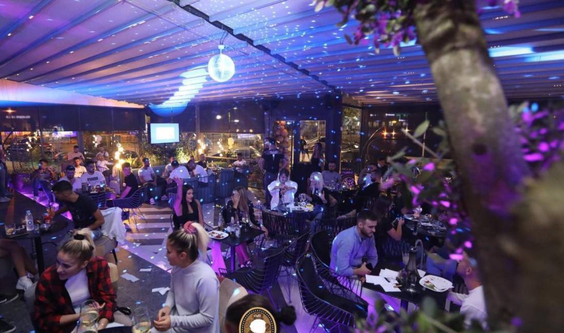 Offerte di lavoro a Tirana, Profession Kamariere, Hostess , , Pagamento Trattabile.