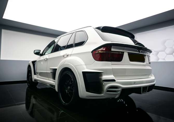 Jepet makina Bmw X5 Asma me qera duke filluar nga 90 euro dita.