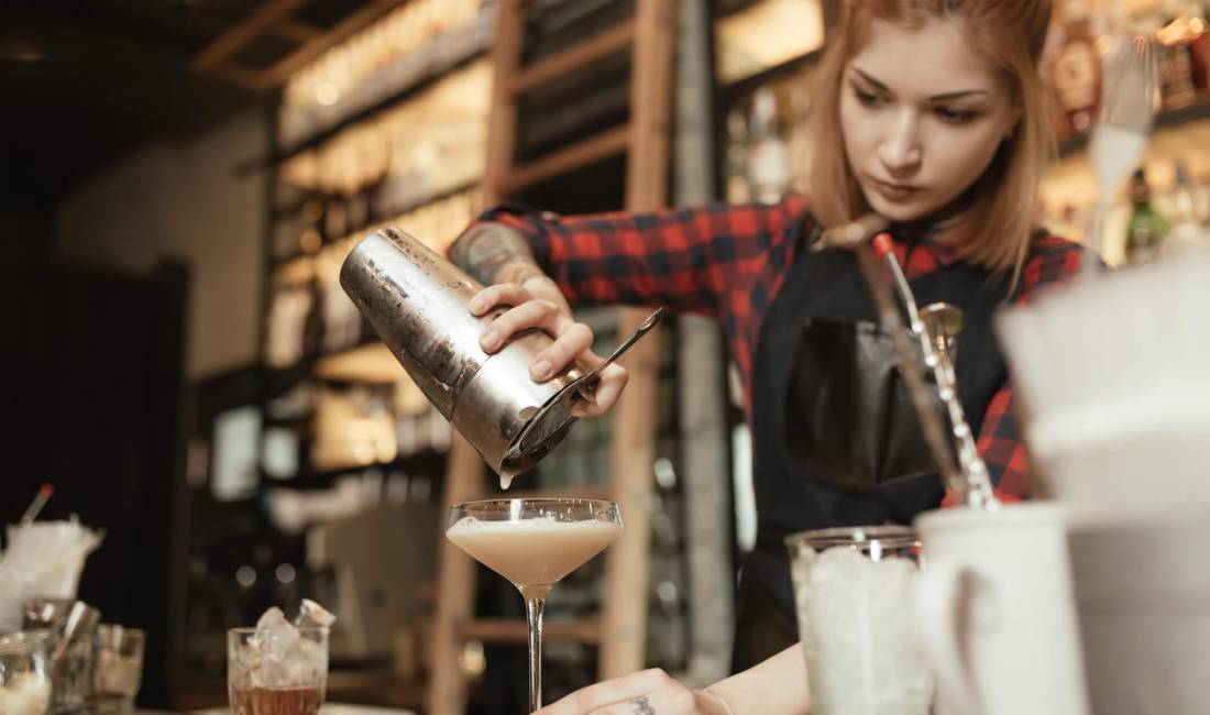 Offerte di lavoro a Tirana, Profession Banakiere , , Pagamento 40,000  Leke.