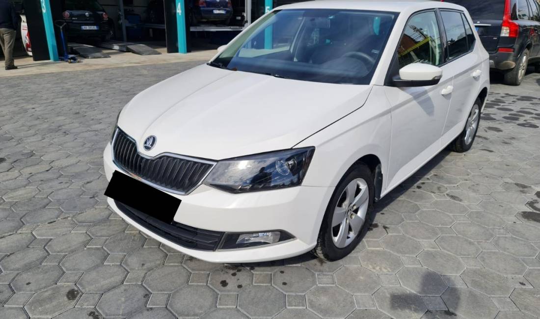 Jepet makina Skoda Fabia me qera duke filluar nga 30 Euro/Dita