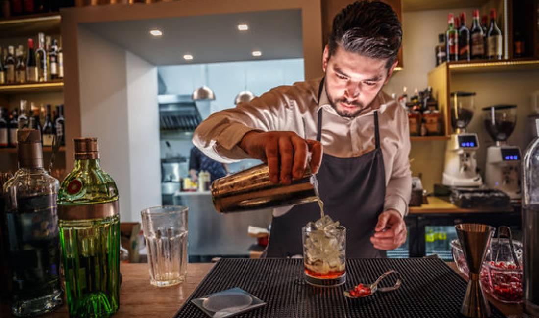 Offerte di lavoro a Tirana, Profession Kamarier, Banakier , , Pagamento Trattabile.