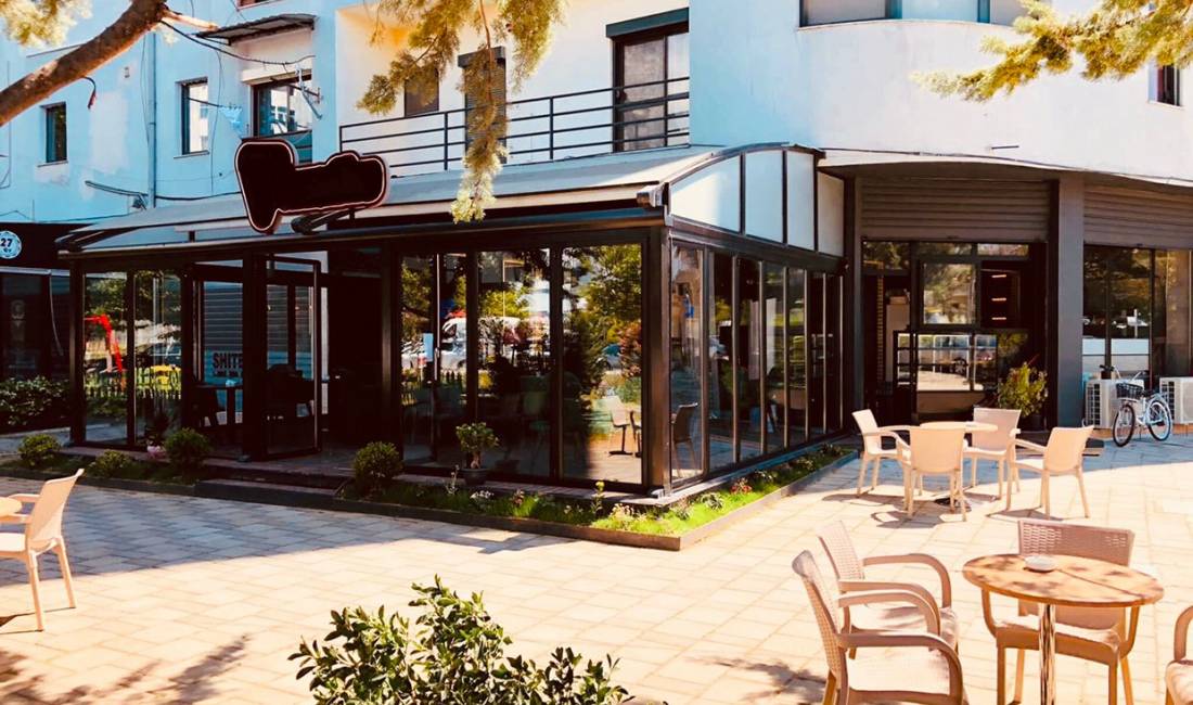 Offerte di lavoro a Tirana, Profession Kamariere Femer , , Pagamento 40,000  Leke.