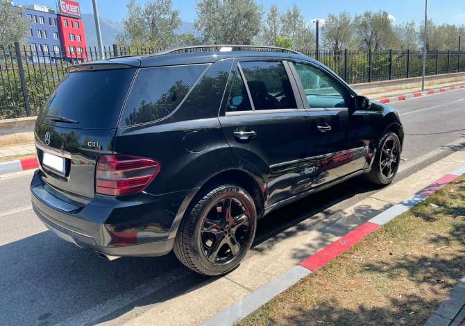 Jepet makina Mercedes-Benz Ml me qera duke filluar nga 45 euro/dita. 