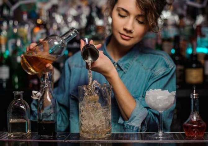 Njoftime Pune per Banakiere, Kamariere ne Tirane