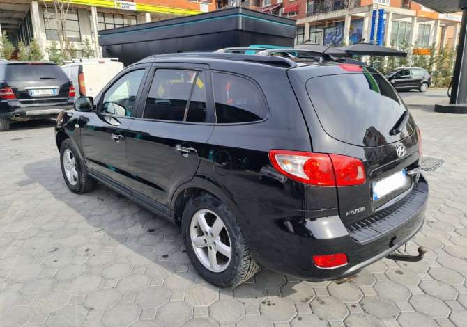 Jepet makina Hyundai Santa Fe me qera duke filluar nga 55 euro dita