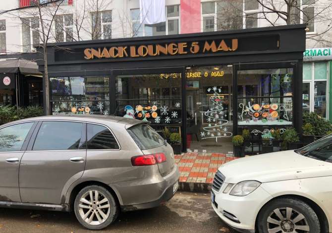 Njoftime Pune per Kuzhinier, Banakier/e, Sanitare ne Tirane