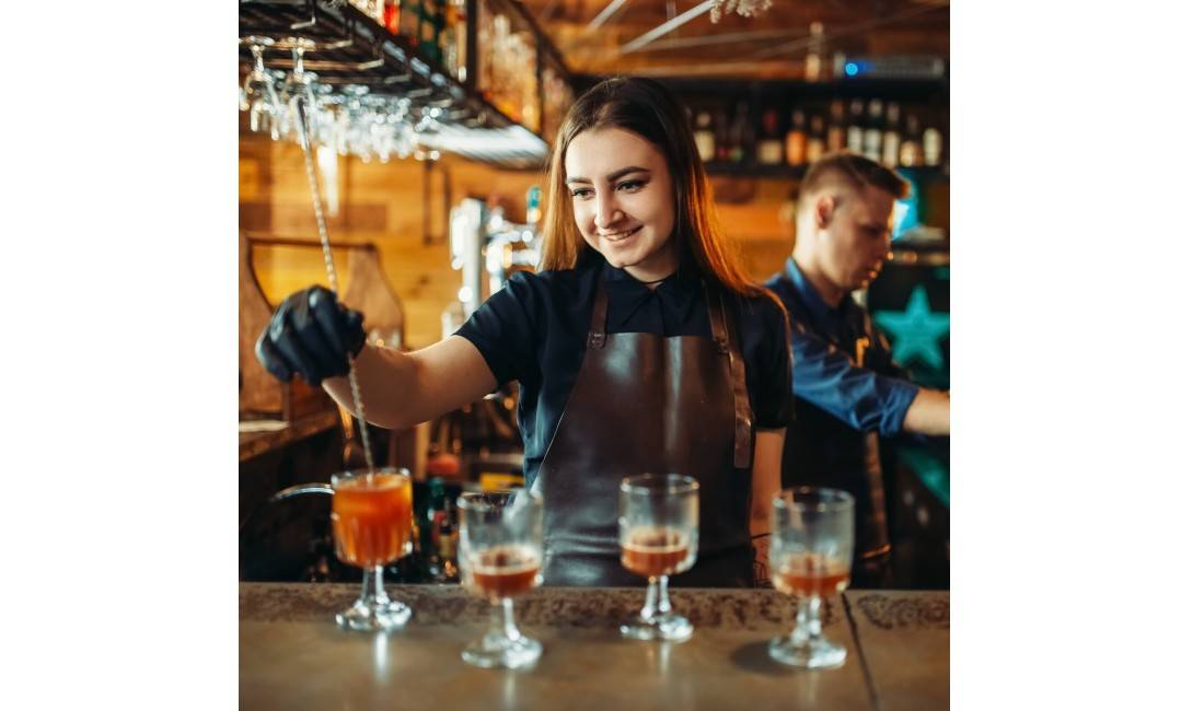 Offerte di lavoro a Tirana, Profession Banakiere , , Pagamento 40,000  Leke.