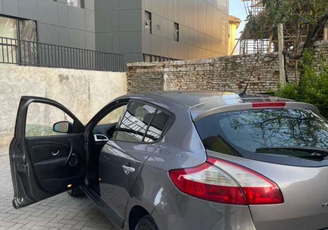 Auto in Vendita a Tirana, Renault, 2009 Diesel,Kambio Manual Pagamento 3,900  Euro.
