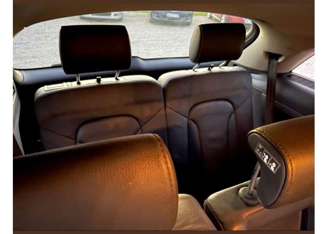 Jepet makina Audi q7 me qera duke filluar nga 90 euro dita