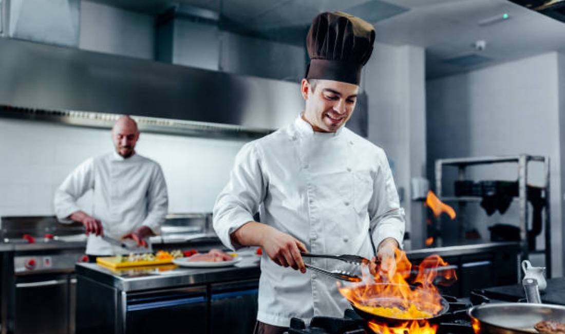 Offerte di lavoro a Tirana, Profession Kuzhinier, Ndihmes Kuzhinier, Kamarier,Sanitare , , Pagamento Trattabile.