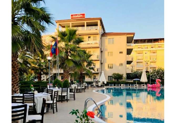 Offerte di lavoro a Scutari, Profession Ekonomist, Chef kuzhine, Banakier/e, Kamarier/e, Picier, Sanitare  , , Pagamento Trattabile.