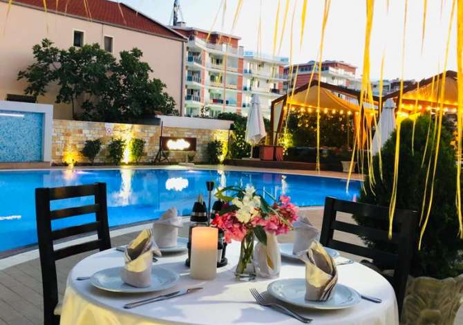 Offerte di lavoro a Scutari, Profession Ekonomist, Chef kuzhine, Banakier/e, Kamarier/e, Picier, Sanitare  , , Pagamento Trattabile.