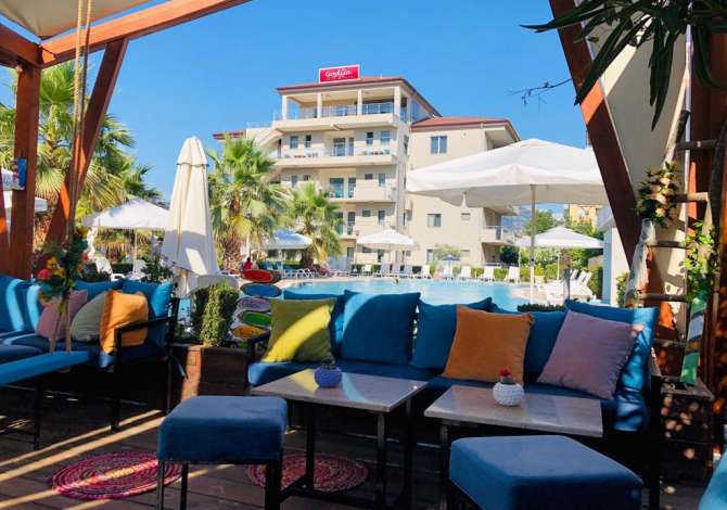 Offerte di lavoro a Scutari, Profession Ekonomist, Chef kuzhine, Banakier/e, Kamarier/e, Picier, Sanitare  , , Pagamento Trattabile.