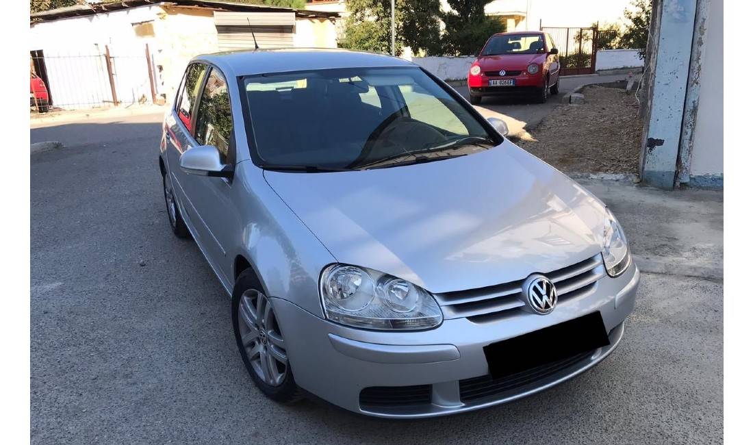 Jepet me qera makina Golf duke filluar nga 28 Euro/Dita 