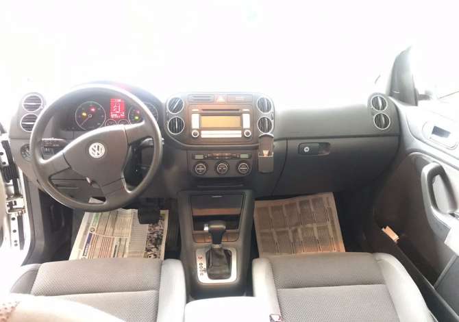 Jepet me qera makina Golf+ duke filluar nga 35 Euro/Dita 