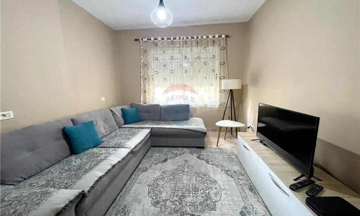 Shtepi ne shitje Apartament ne Tirane, 2+1, Mobilimi E mobiluar, Pagesa 195,000  Euro.