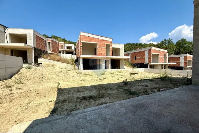 Vile individuale ne shitje, prane TEG! 505000eu