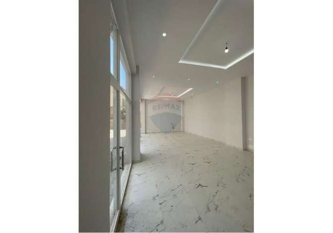 Jepet Ambjent me Qera tek Ish Fusha e Aviacionit Tirane