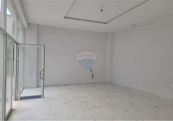 Jepet Ambjent me Qera tek Ish Fusha e Aviacionit Tirane