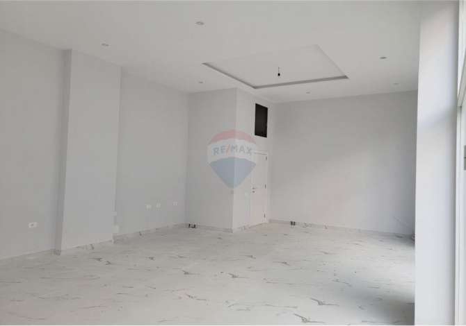 Jepet Ambjent me Qera tek Ish Fusha e Aviacionit Tirane