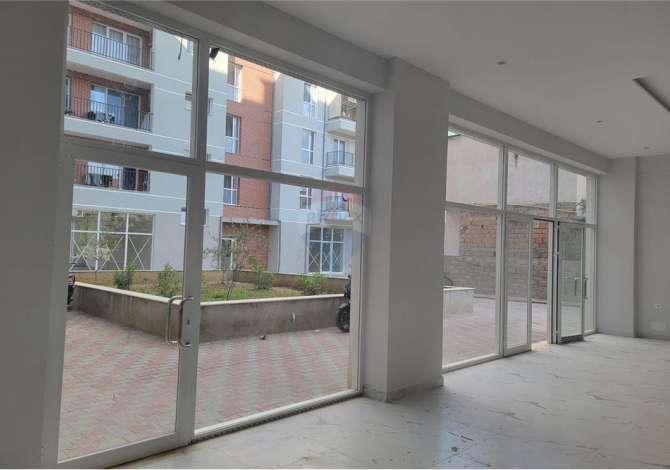 Jepet Ambjent me Qera tek Ish Fusha e Aviacionit Tirane