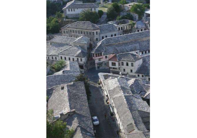 Ambiente Commerciale in Vendita 2+1 a Argirocastro - 105,000 Euro