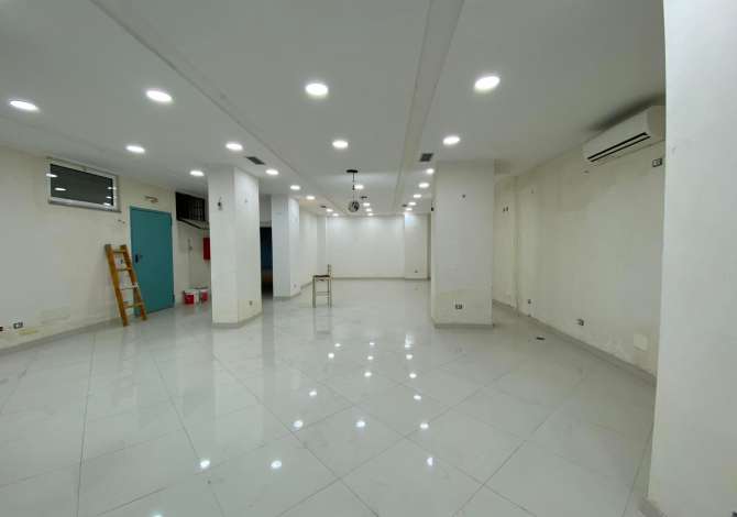 Ambient biznesi me qera 4+1 ne Tirane - 1,300 Euro