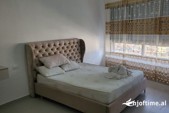 Shtepi me qera Apartament ne Tirane, 1+1, Mobilimi E mobiluar, Pagesa 400  Euro.