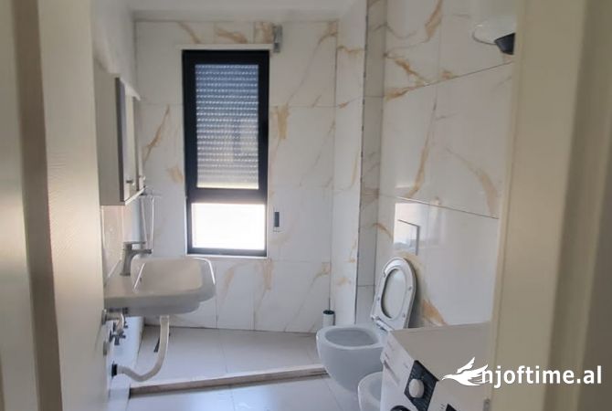 Shtepi me qera Apartament ne Tirane, 1+1, Mobilimi E mobiluar, Pagesa 400  Euro.