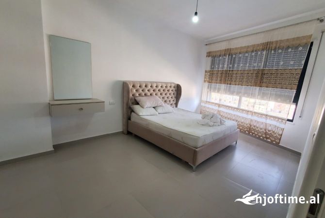Shtepi me qera Apartament ne Tirane, 1+1, Mobilimi E mobiluar, Pagesa 400  Euro.