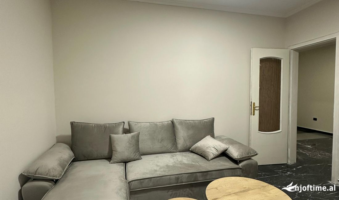 Shtepi me qera Apartament ne Tirane, 1+1, Mobilimi E mobiluar, Pagesa 400  Euro.