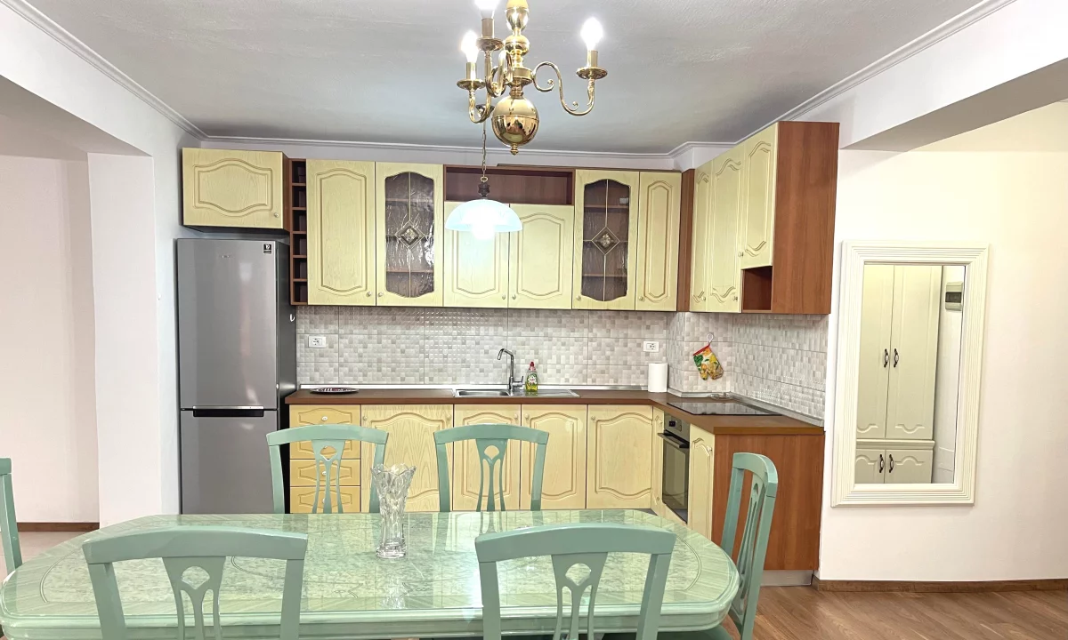 Shtepi me qera Apartament ne Tirane, 2+1, Mobilimi E mobiluar, Pagesa 120,000  Leke.