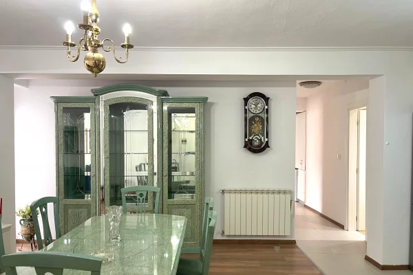 Shtepi me qera Apartament ne Tirane, 2+1, Mobilimi E mobiluar, Pagesa 120,000  Leke.