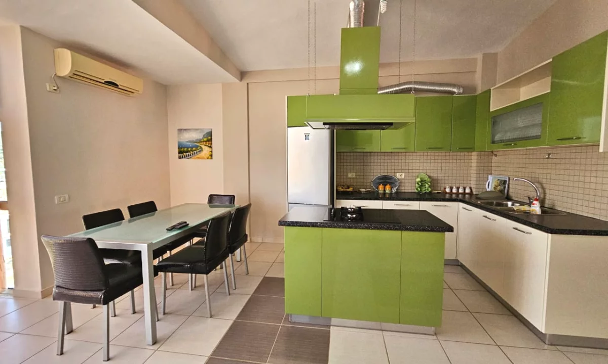 Shtepi ne shitje Apartament ne Durres, 2+1, Mobilimi E mobiluar, Pagesa 1,200,000  Euro.