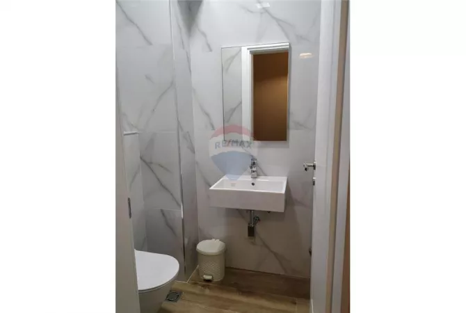 Shtepi me qera Apartament ne Tirane, 2+1, Mobilimi E mobiluar, Pagesa 900  Euro.