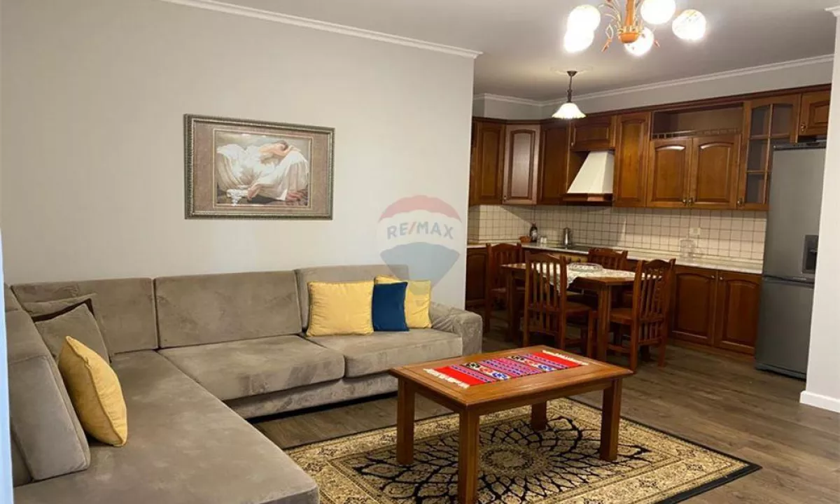 Shtepi me qera Apartament ne Tirane, 2+1, Mobilimi E mobiluar, Pagesa 900  Euro.