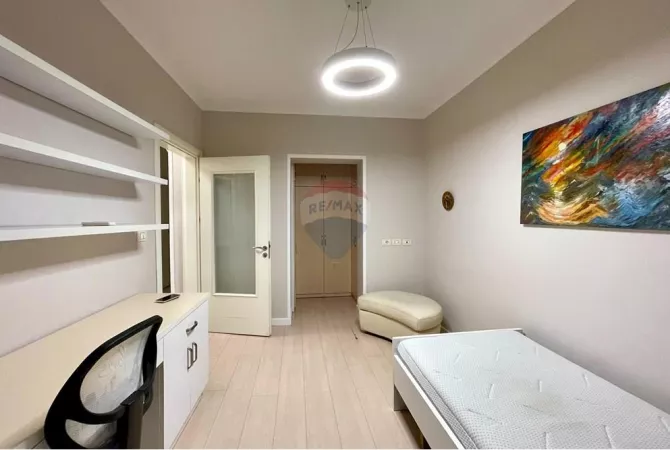 Shtepi me qera Apartament ne Tirane, 2+1, Mobilimi E mobiluar, Pagesa 700  Euro.