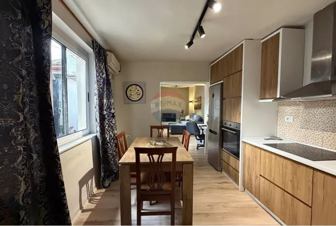 Shtepi me qera Apartament ne Tirane, 1+1, Mobilimi E mobiluar, Pagesa 500  Euro.