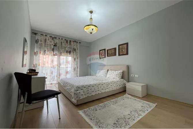 Shtepi me qera Apartament ne Tirane, 2+1, Mobilimi E mobiluar, Pagesa 60,000  Leke.