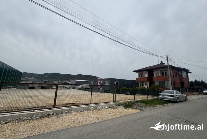 Jepet me qera toke ne Vore 2000m2